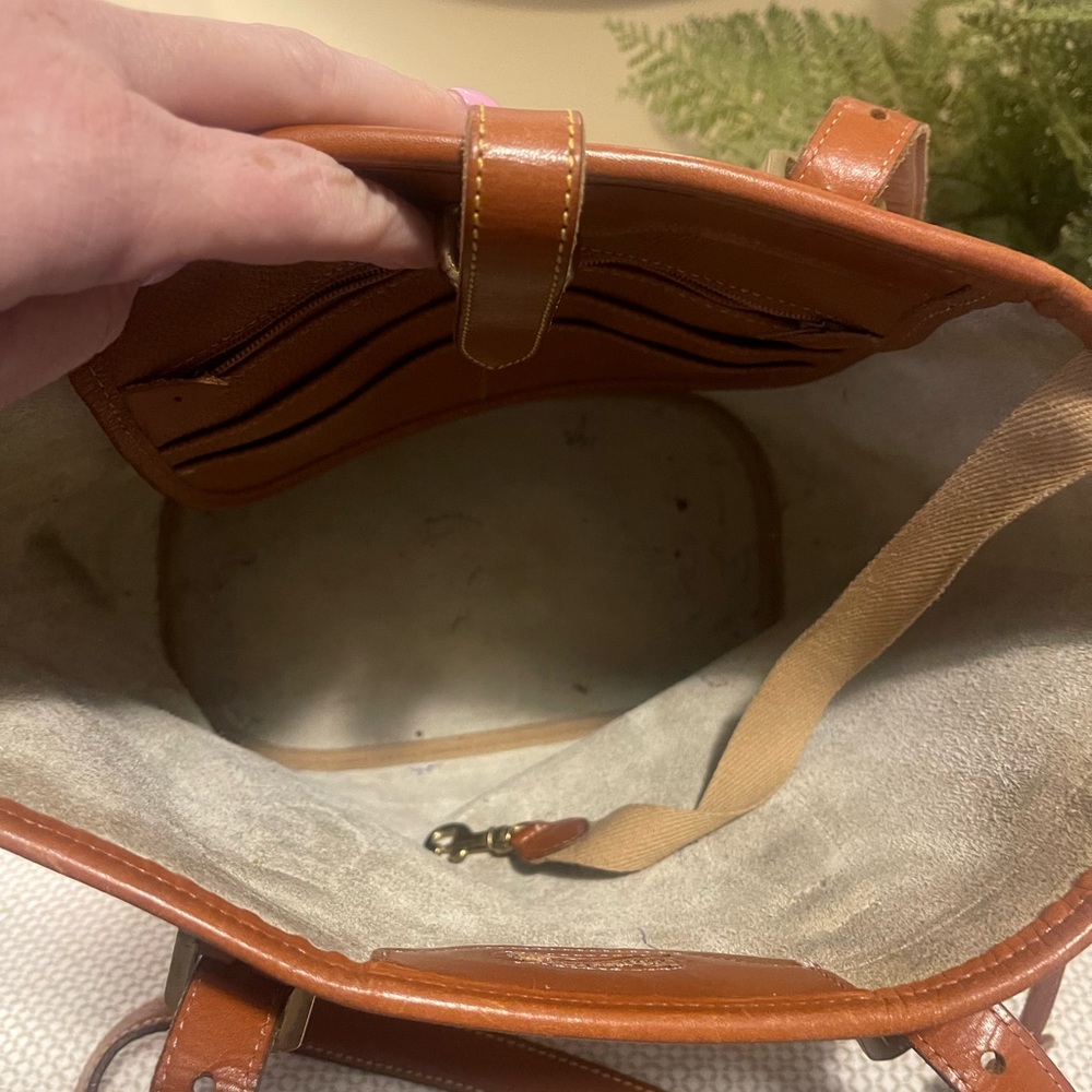 Vintage Dooney and Bourke Purse. Cream Color with Brown Trim. - Picture 2 of 13